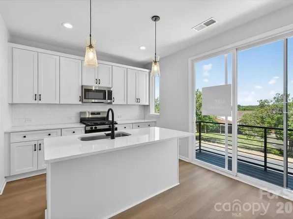 1618 Spring St #Eqx1875, Charlotte, NC 28206