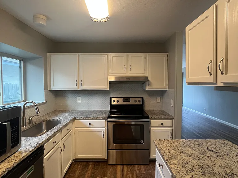 7986 Wayside Trl — Photo 12