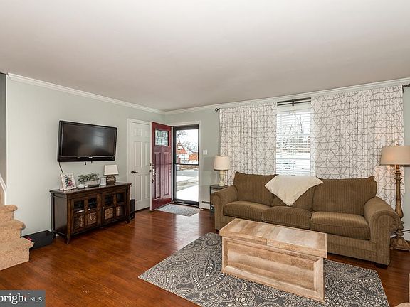 2nd image of 339 Highlawn Ave