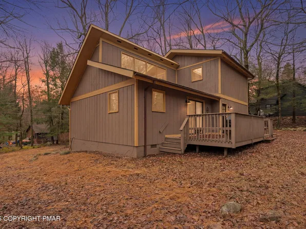 81 Split Rock Rd, Lake Harmony, PA 18624