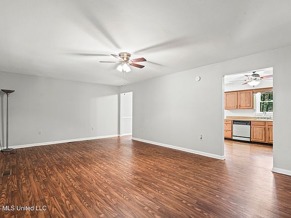 5th image of 177 Dempsey Dr