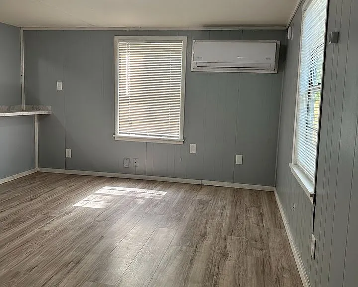 705 S Roosevelt Ave #D — Photo 9