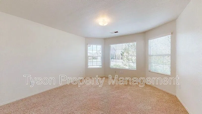 3 bed, 2.0 bath, 1657 sqft, $1,950 — Photo 4