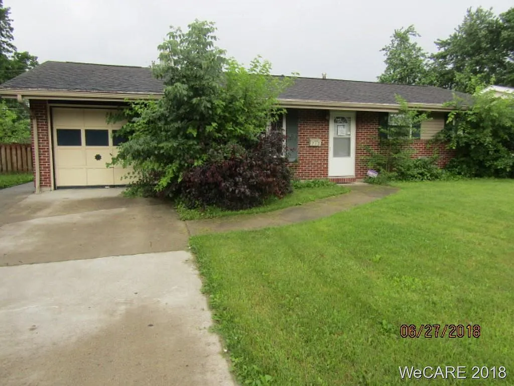 713 Mackenzie Dr photo 1