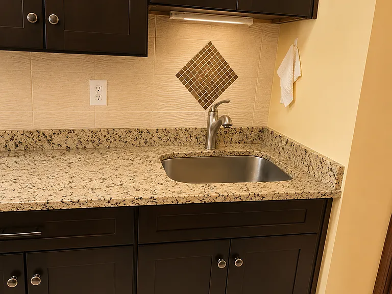 17 Euclid Ave #3 — Photo 10