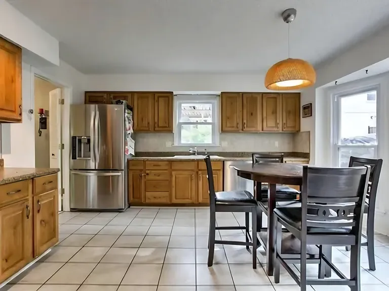 9026 Alden St — Photo 14