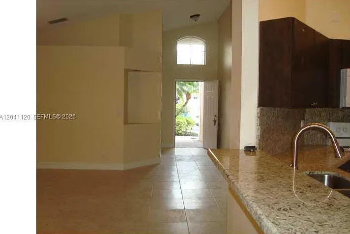 286 Bridgeton Way — Photo 7
