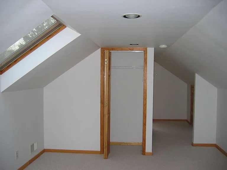 5521 James Ave S — Photo 3