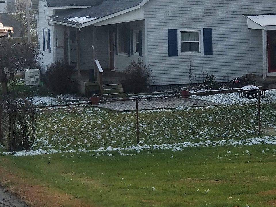 1st image of 102 3rd St