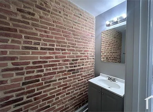 742 N Kenwood Ave — Photo 11