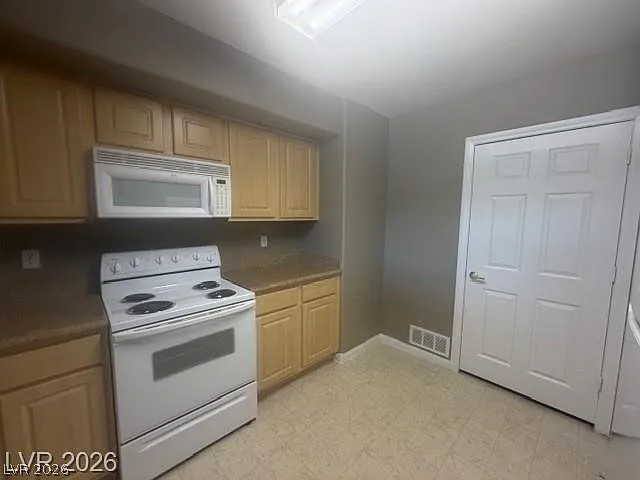 8000 Badura Ave #2180 — Photo 6