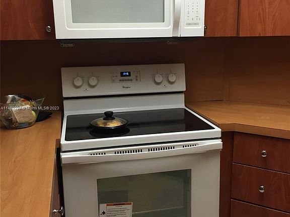 5th image of 8245 Lake Dr APT 108