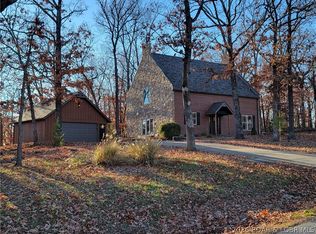 1005 Grand Point Blvd, Sunrise Beach, MO 65079