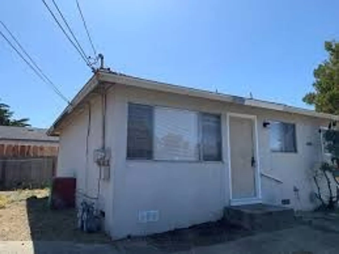 3300-3302 Del Monte Ave — Photo 1
