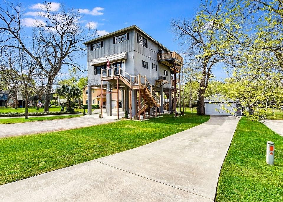 1st image of 122 Lakeside Dr