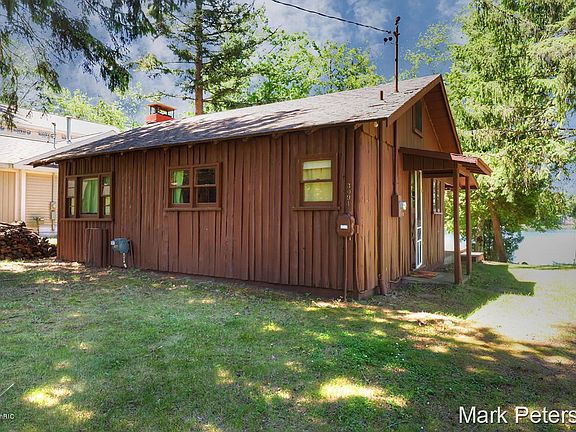 2nd image of 3094 Spruce Dr