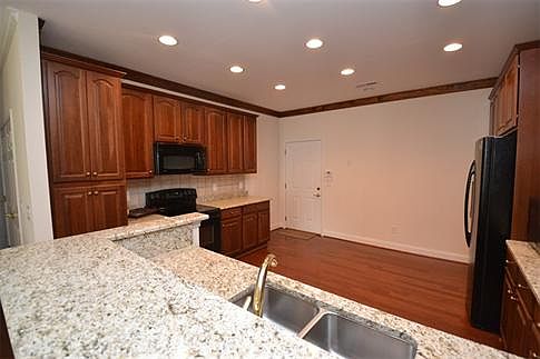 Creating culinary masterpieces will be a snap in this spacious designer kitchen boasting all sorts of desirable upgrades.