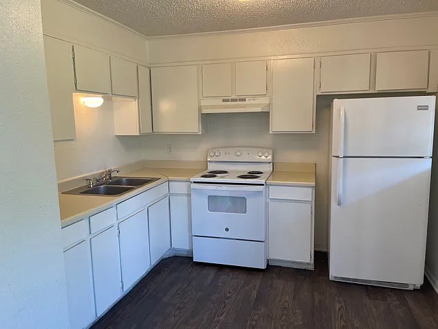2 bed, 800 sqft, $690 — Photo 2