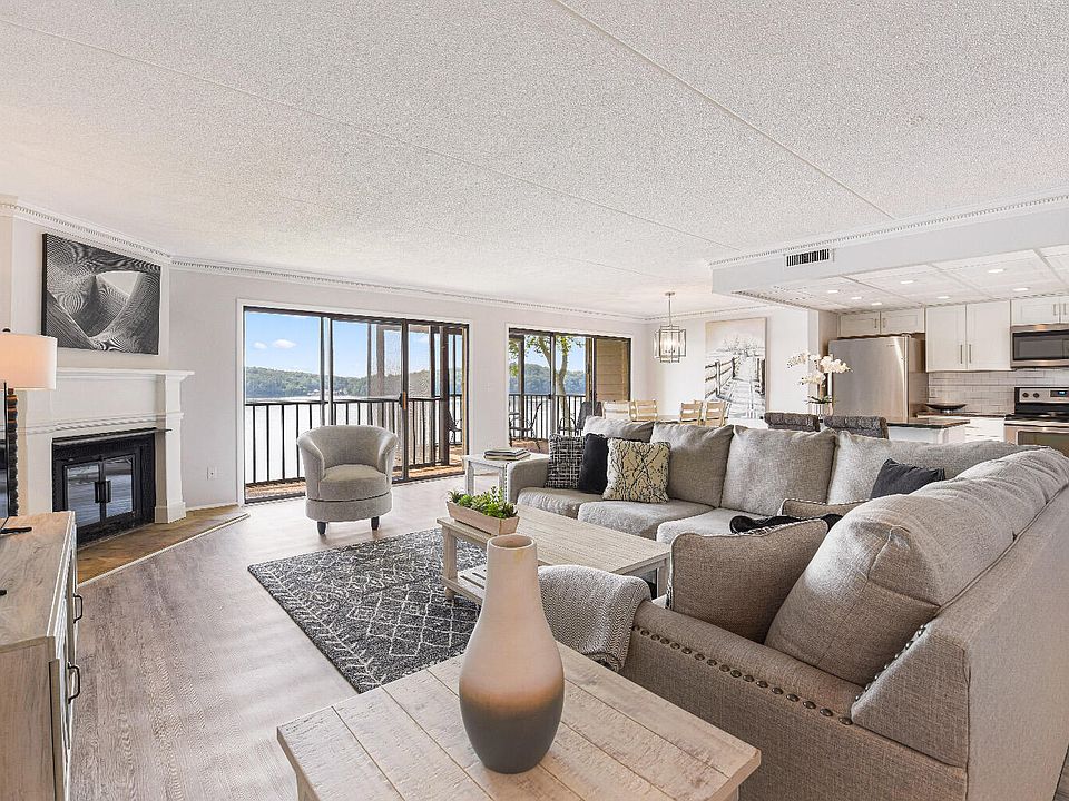 1st image of 4312 Lakeshore Ln Unit 204