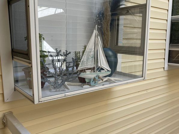 650 Island Club Ct APT 153