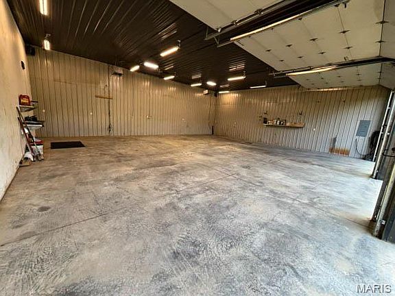 5th image of 10069 Silver Springs Rd