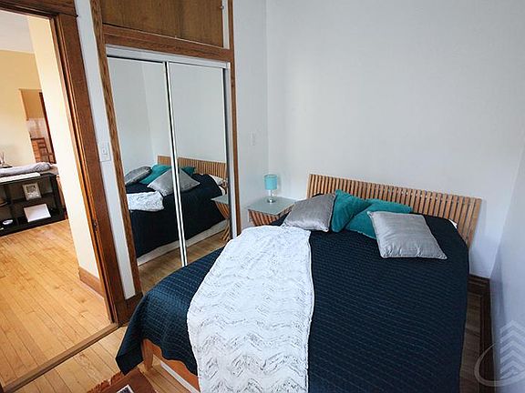 5th image of 1357 N Ashland Ave #3B