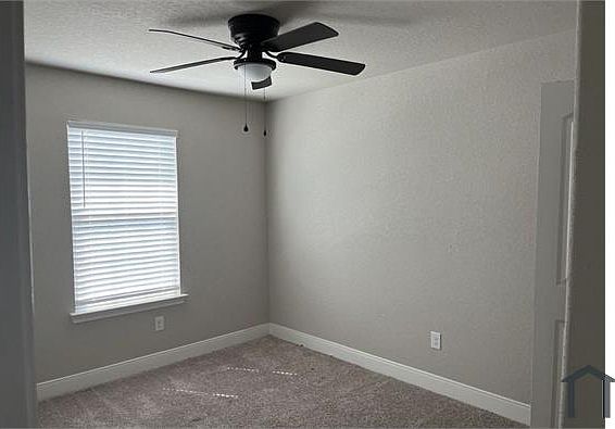 5th image of 1660 Barrett Ave
