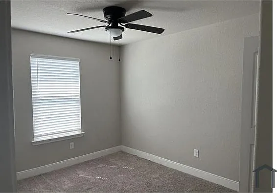 1660 Barrett Ave — Photo 5