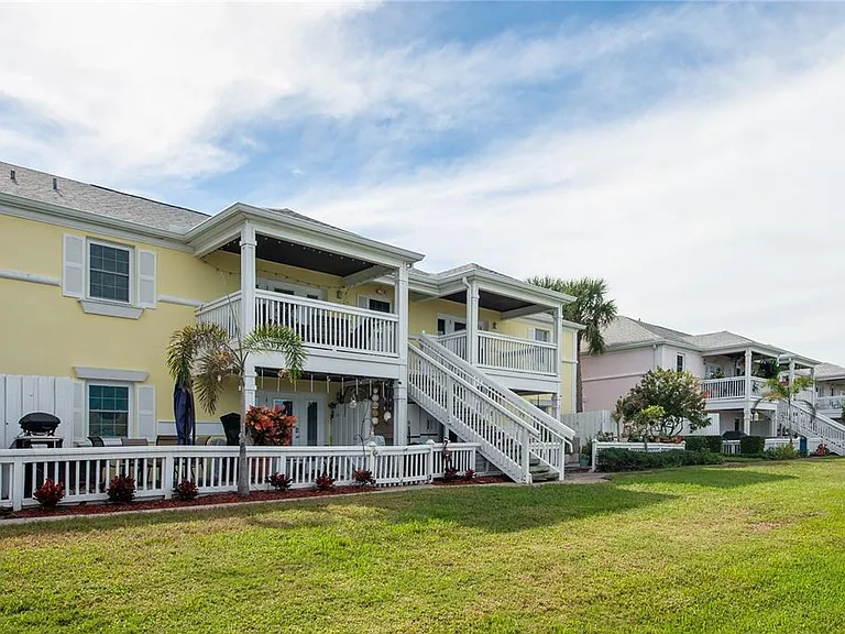 237 Seahorse Dr SE #H — Photo 27