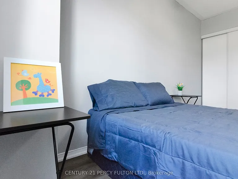 19 Odessa Cres — Photo 22