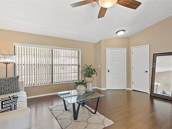 3rd image of 1887 Arbor Dr S