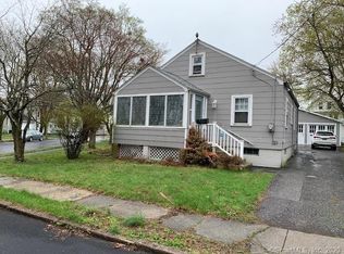 15 Park Cir, Milford, CT 06460