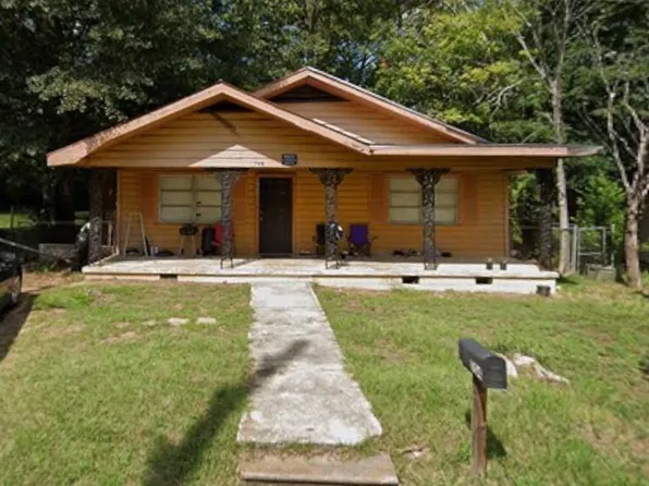 704 Whiddon St, Dothan, AL 36303