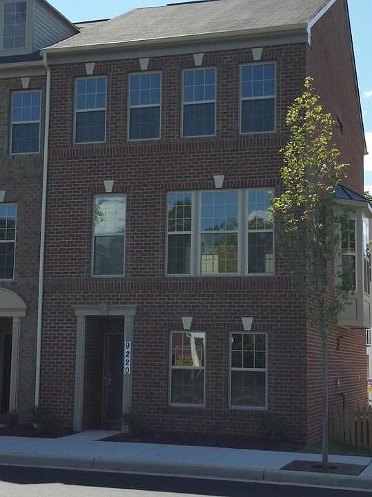 END BRICK Townhouse
