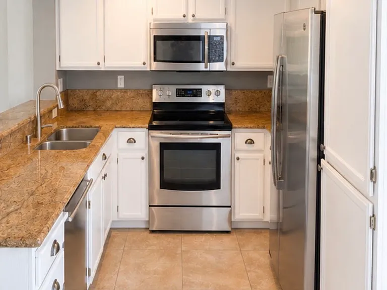 635 Condor Ct — Photo 7
