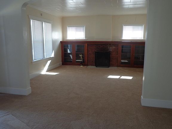 3rd image of 2704 E Heroy Ave