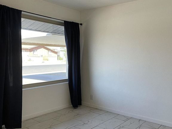 5th image of 1727 E Tamarisk Ave