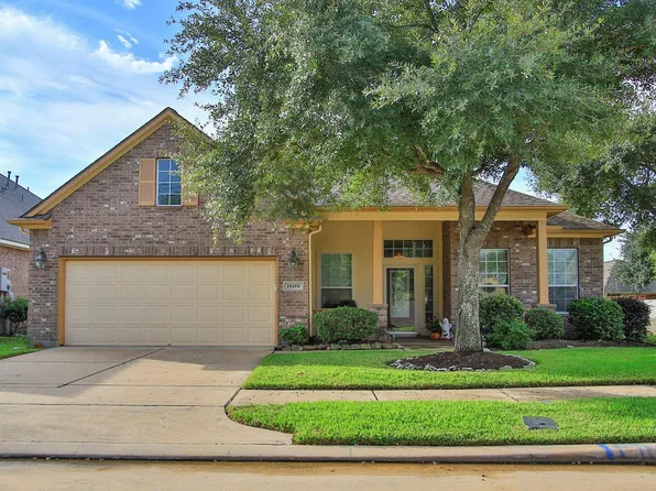 19219 E Cibolo Creek Ct, Cypress, TX 77433