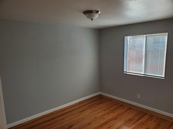 2nd image of 15396 Edgemoor St