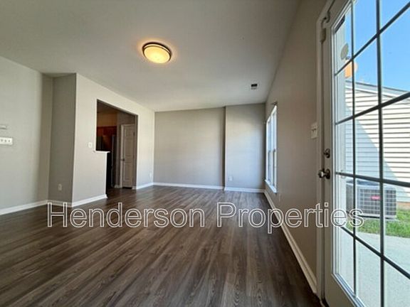4th image of 4739 Forestridge Commons Dr