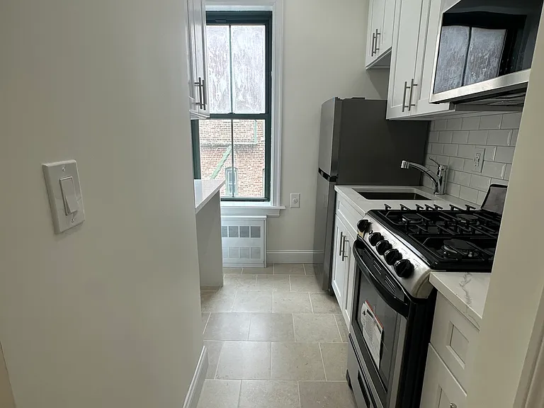 531 E 78th St #6G — Photo 6