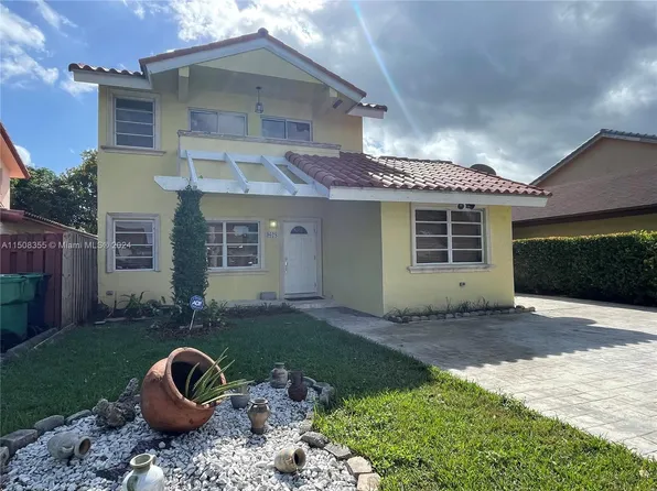 9028 Grand Canal Dr, Miami, FL 33174