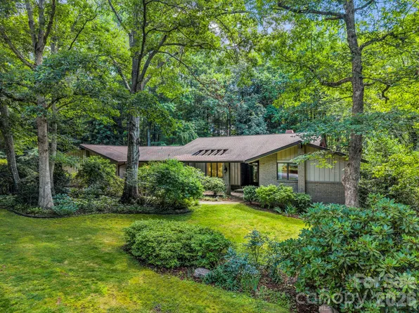 115 Woodhaven Dr, Hendersonville, NC 28739