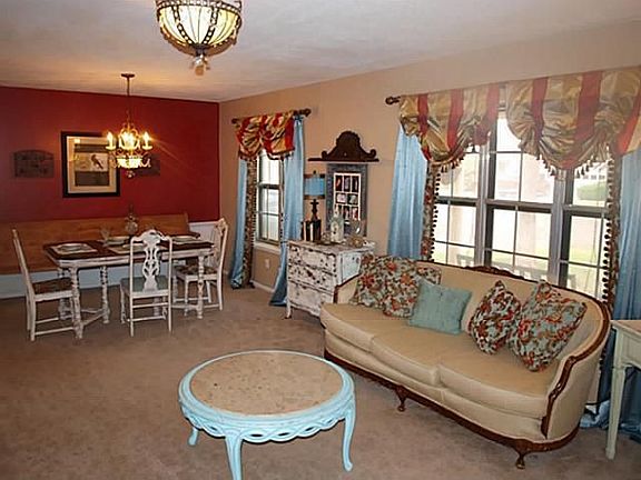 2nd image of 4065 Ligustrum Dr
