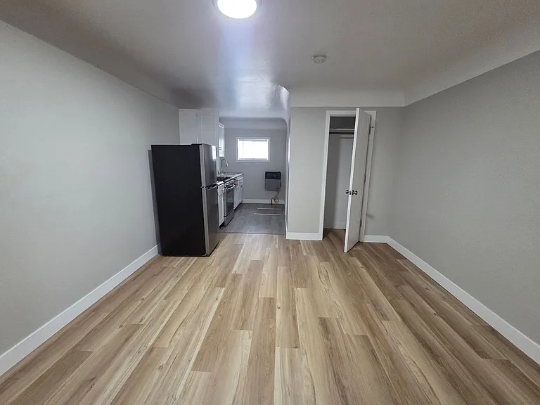 Garden City Flats — Photo 18