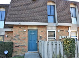 7403 Country Brook Dr, Indianapolis, IN 46260