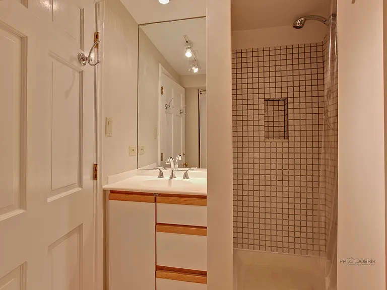 427 N Sheridan Rd — Photo 39