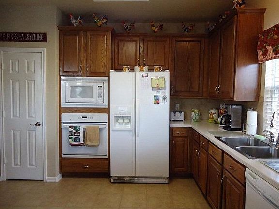 4th image of 2055 Belvedere Ct
