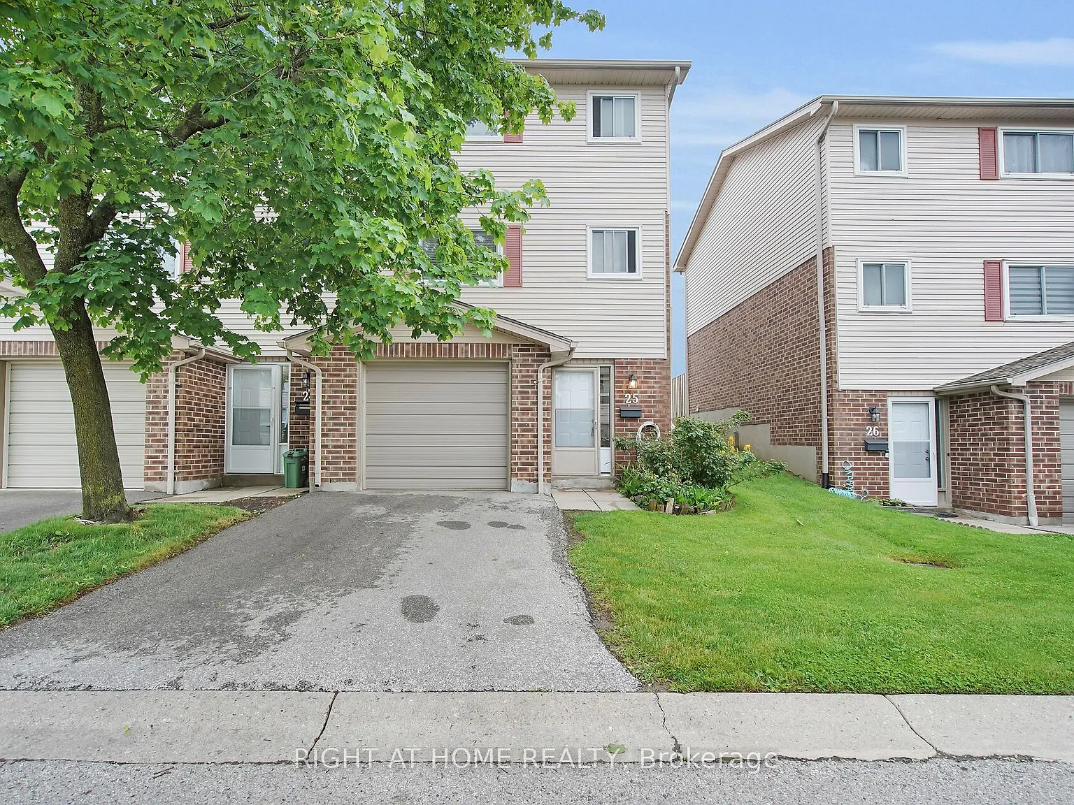 3 bed, $2,300 — Photo 1