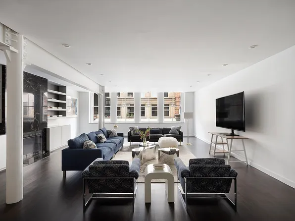 39 N Moore St APT 2B, New York, NY 10013